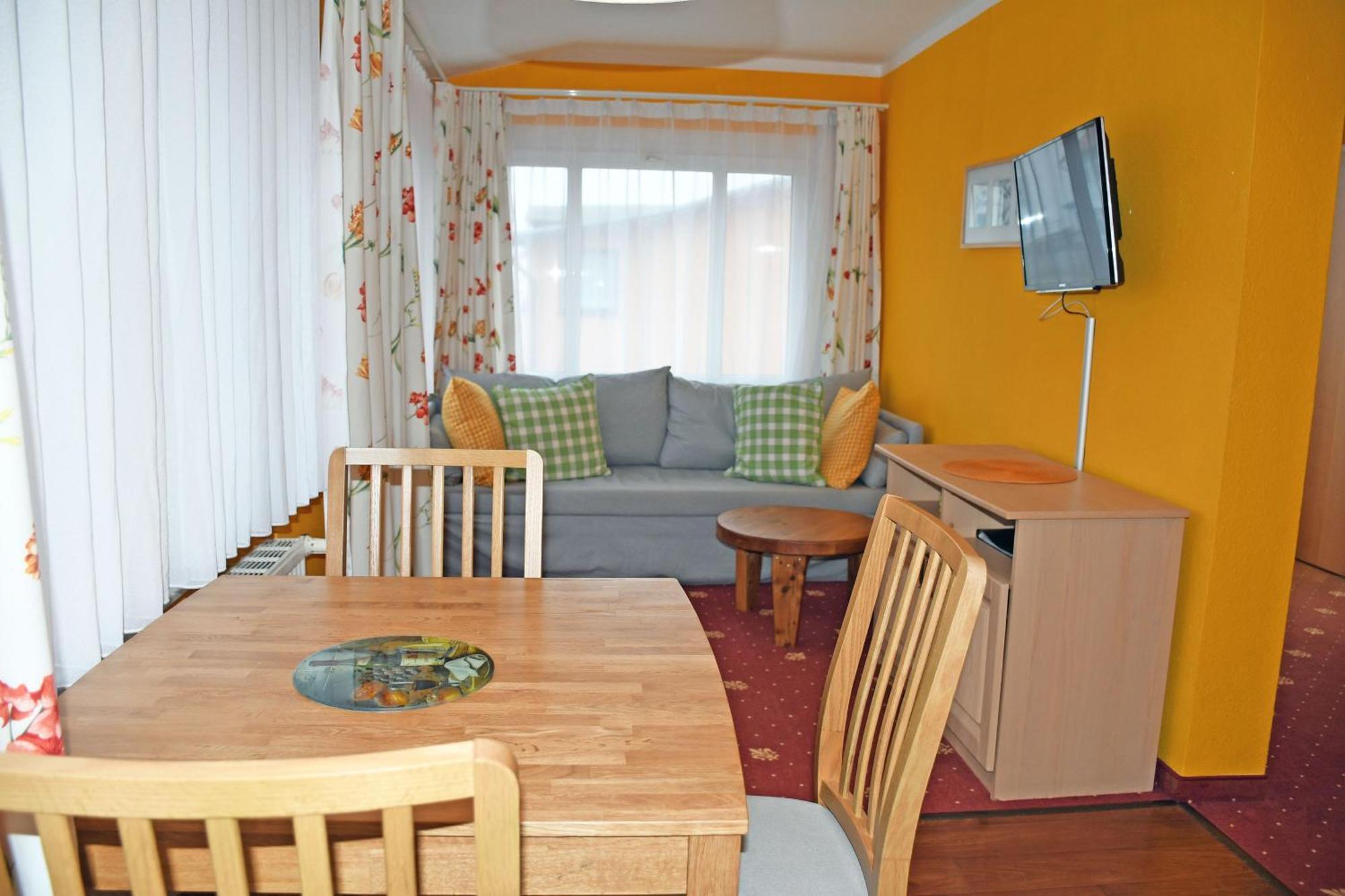 Appartementhaus Auf Moenchgut Apartment Thiessow